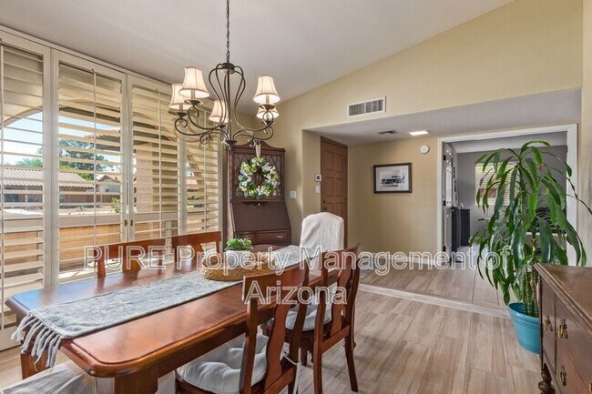 2718 E Altadena Ave Phoenix, AZ 85028 photo 4