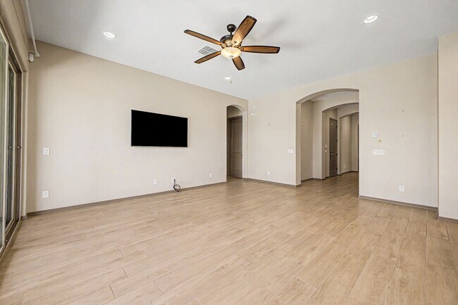 1315 W Alpine Tree Ave San Tan Valley, AZ 85140 photo 5