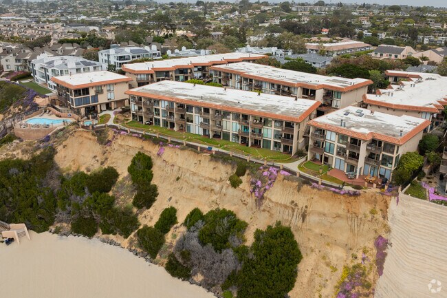 Del Mar Shores photo 2