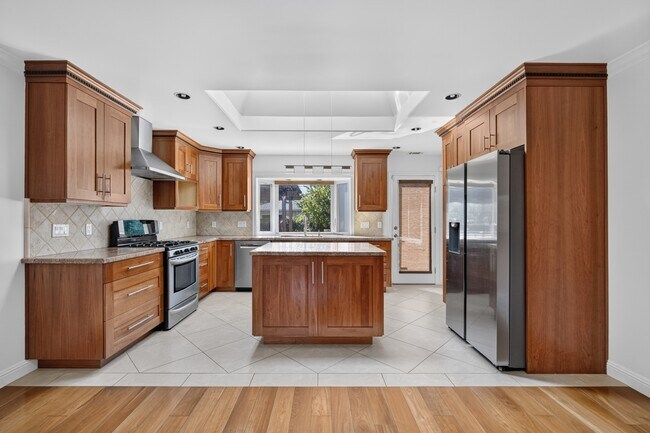 879 S Knickerbocker Dr Sunnyvale, CA 94087 photo 5