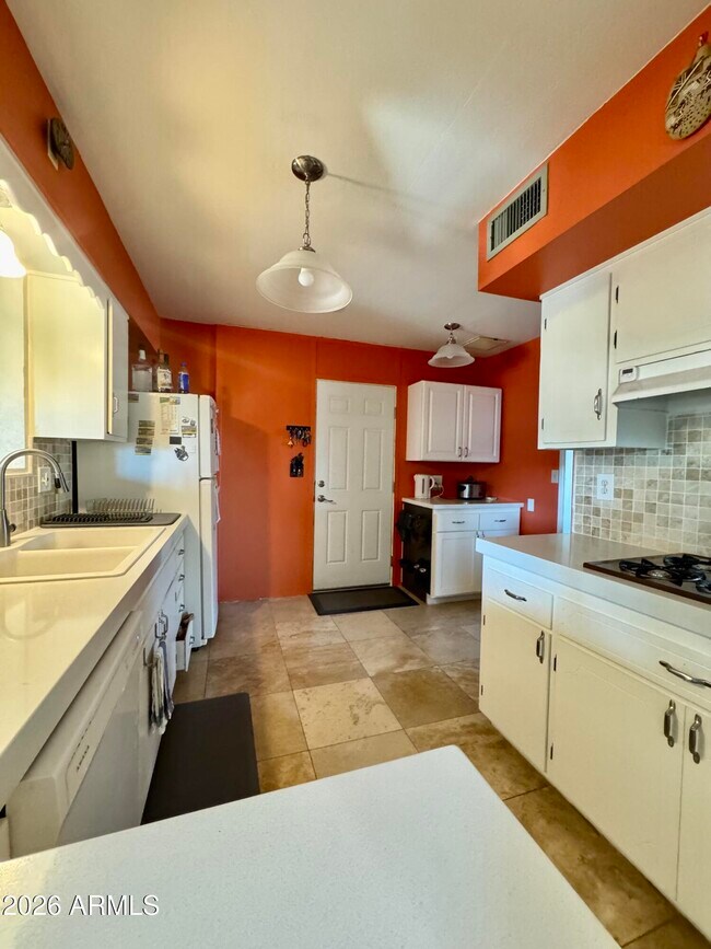 10729 W Sun City Blvd Sun City, AZ 85351 photo 4