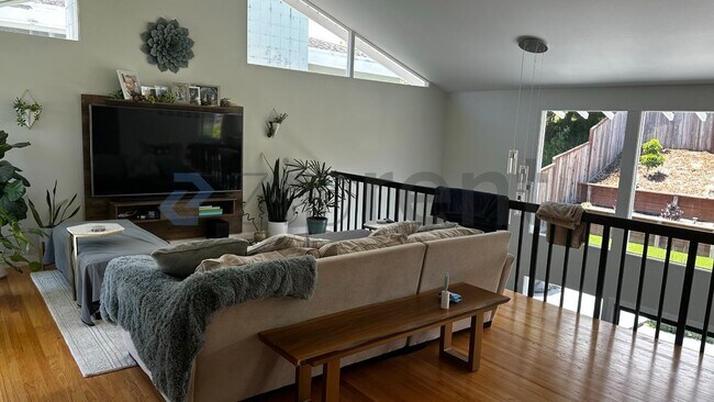2380 Olympic Dr photo 3