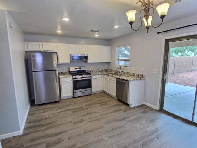 41925 W Sunland Dr Maricopa, AZ 85138 photo 4