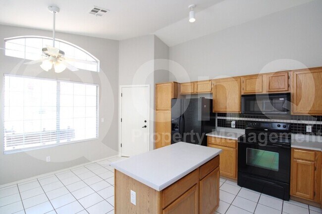 1083 W Orchid Ln Chandler, AZ 85224 photo 4