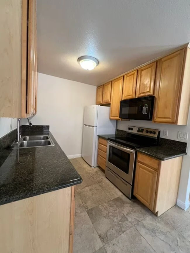 390 N 1st St El Cajon, CA 92021 photo 5