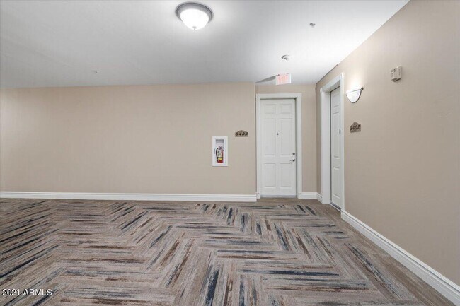 5350 E Deer Valley Dr Phoenix, AZ 85054 photo 3