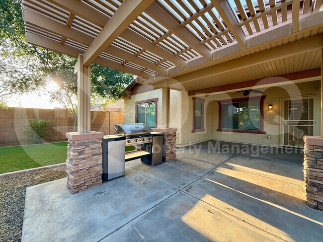 2843 E Trigger Way Gilbert, AZ 85297 photo 4