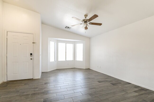 1153 W Diamond Ave Apache Junction, AZ 85120 photo 4