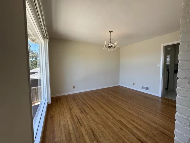 346 Rolling Hills Ave San Mateo, CA 94403 photo 5