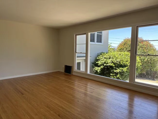 346 Rolling Hills Ave San Mateo, CA 94403 photo 3