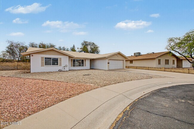 4401 S Rita Ln Tempe, AZ 85282 photo 3