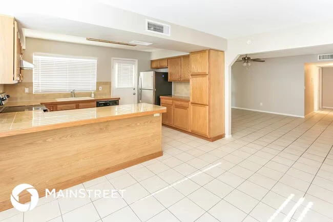 7102 W Carol Ave Peoria, AZ 85345 photo 5