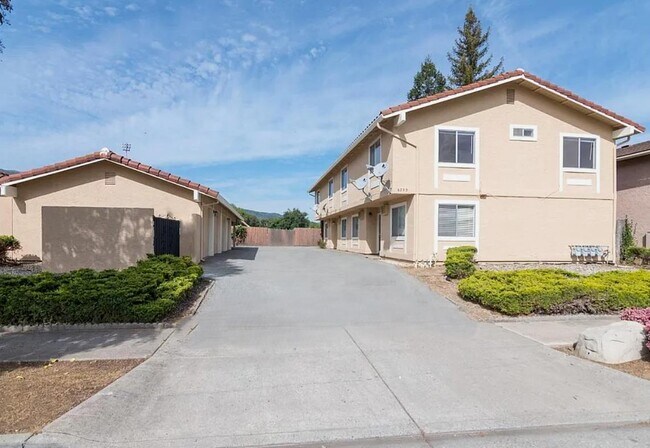 6755 Filbro Dr Gilroy, CA 95020 photo 4