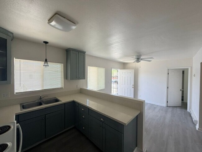 5415 Imperial Ave San Diego, CA 92114 photo 4