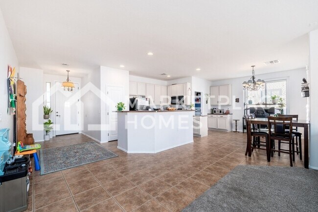 12811 N 140th Ln Surprise, AZ 85379 photo 4