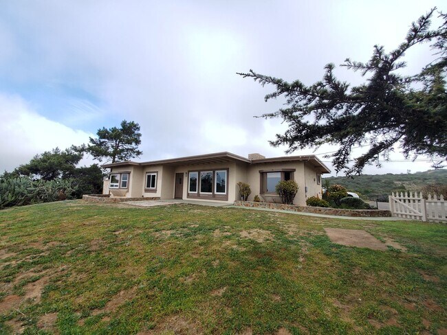 1835 Elevado Rd Vista, CA 92084