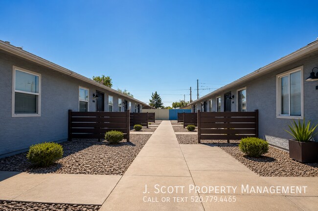 1757 E Harvard St Phoenix, AZ 85006 photo 2