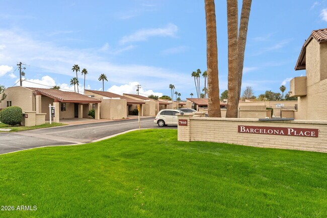 7840 N 7th St Phoenix, AZ 85020 photo 2