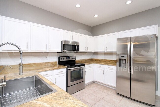 8955 E Arizona Park Pl Scottsdale, AZ 85260 photo 3