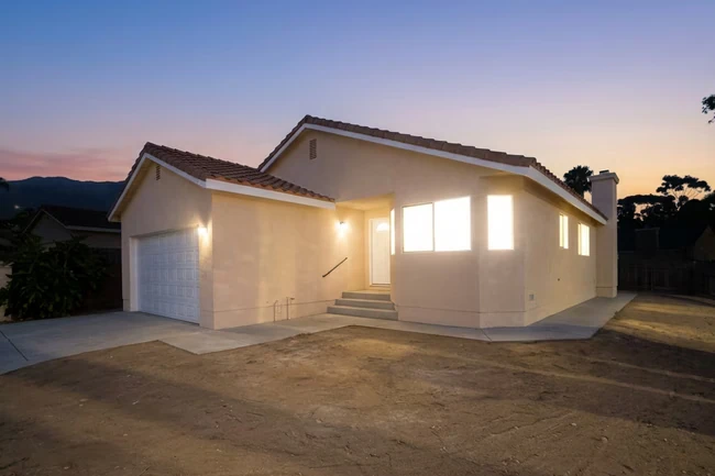 585 Hildale Cir Vista, CA 92083 photo 5