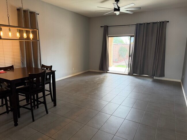 5515 S 15th Way Phoenix, AZ 85040 photo 4