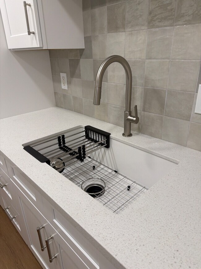 10206 Black Mountain Rd San Diego, CA 92126 photo 5