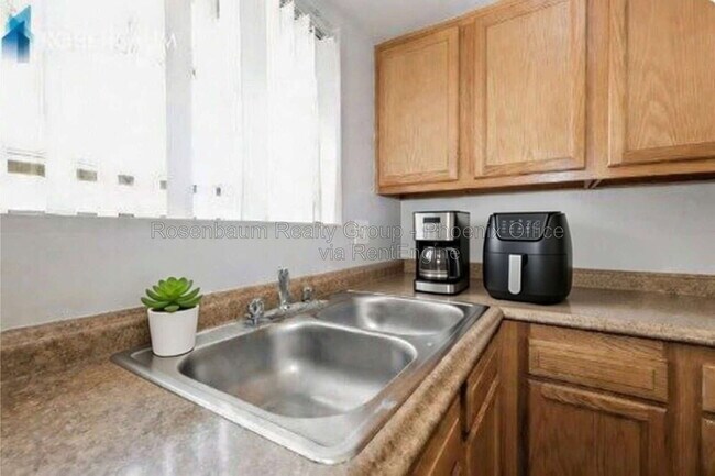 3313 W Harmont Dr Phoenix, AZ 85051 photo 2