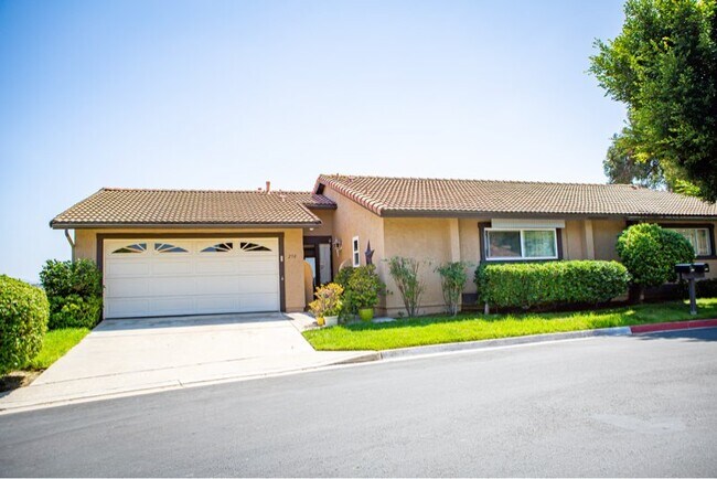 250 Vista Montana Way Oceanside, CA 92054 photo 2
