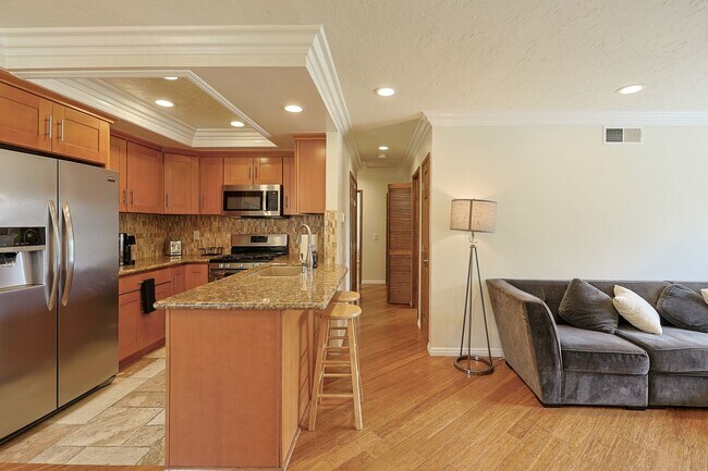3157 Evening Way San Diego, CA 92037 photo 2
