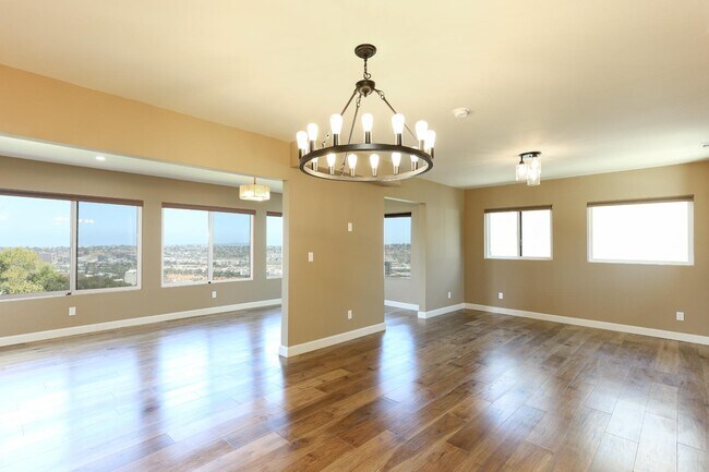 4960 Vista Pl San Diego, CA 92116 photo 2