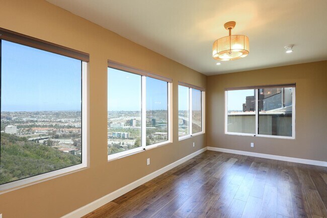 4960 Vista Pl San Diego, CA 92116 photo 3