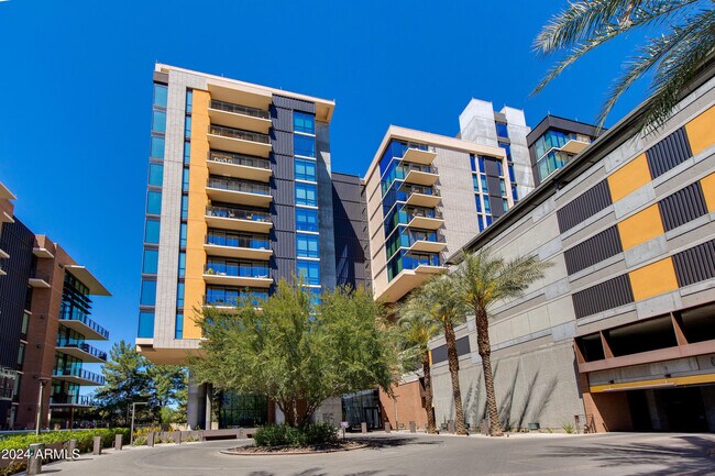 200 W Portland St Phoenix, AZ 85003 photo 2