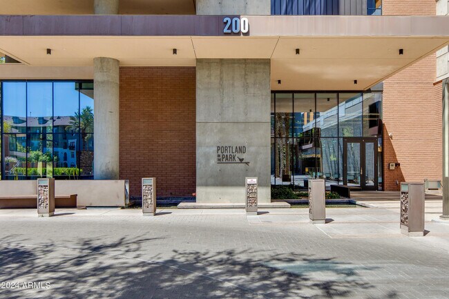 200 W Portland St Phoenix, AZ 85003 photo 3