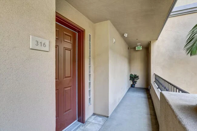 301 W G St San Diego, CA 92101 photo 4