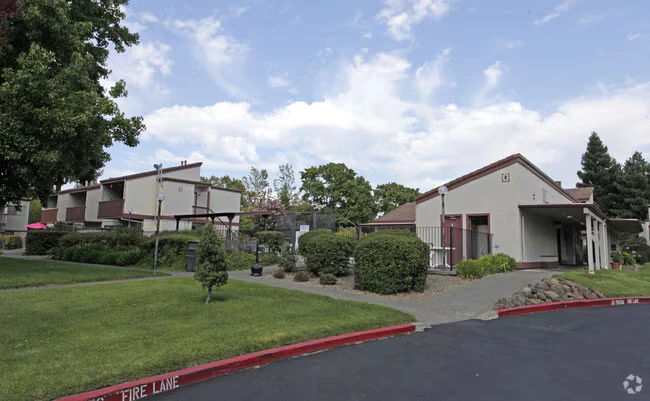Park Villa Apartments photo 2