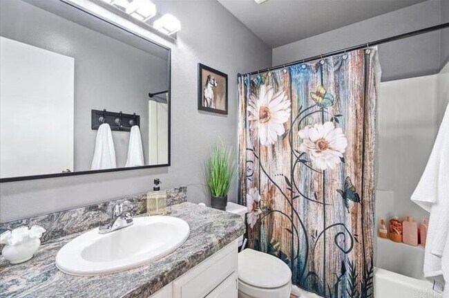 329 Calle Adela San Marcos, CA 92069 photo 4