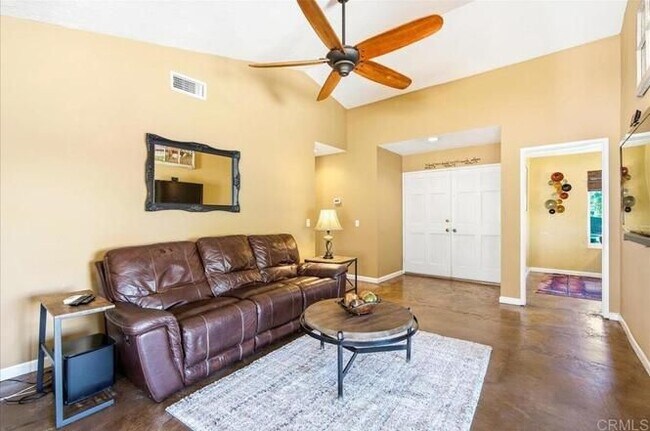 329 Calle Adela San Marcos, CA 92069 photo 2