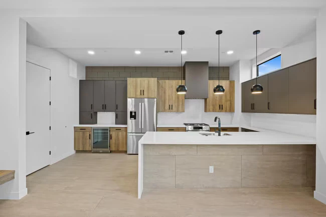 377 E Windsor Ave Phoenix, AZ 85004 photo 4
