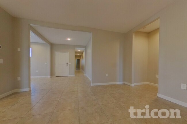 30033 W Cheery Lynn Rd Buckeye, AZ 85396 photo 3