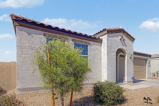 2548 W Grenadine Rd Phoenix, AZ 85041 photo 4