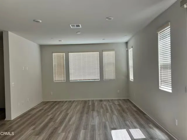 40493 Birchfield Dr Temecula, CA 92591 photo 2