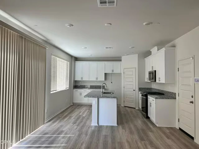 40493 Birchfield Dr Temecula, CA 92591 photo 3