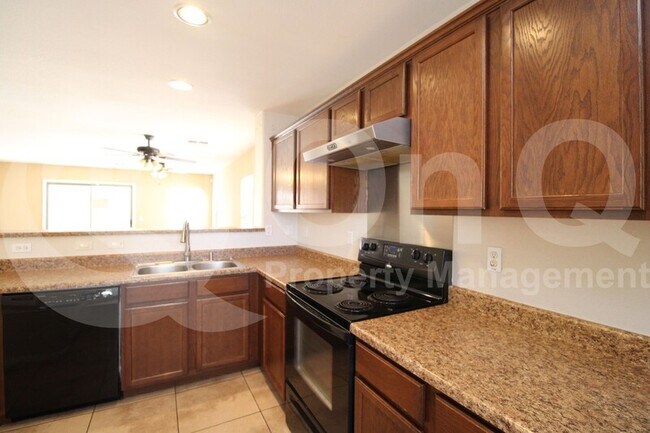 7644 S 64th Ln Phoenix, AZ 85339 photo 3