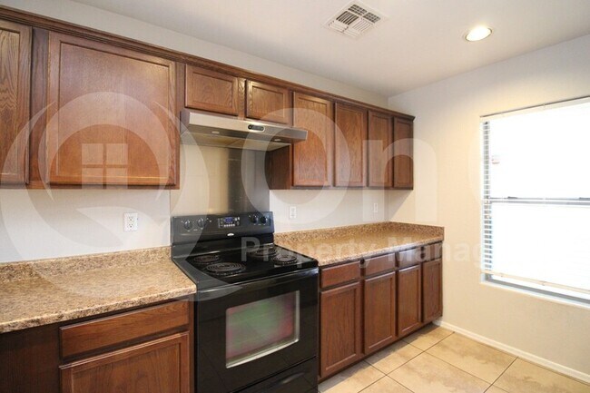 7644 S 64th Ln Phoenix, AZ 85339 photo 4