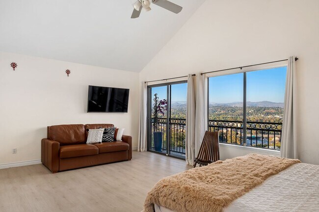 3426 Lomas Serenas Dr Escondido, CA 92029 photo 4