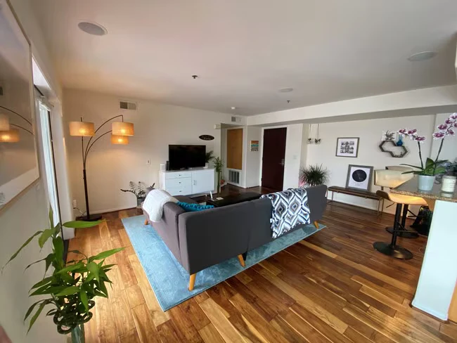 924 Hornblend St San Diego, CA 92109 photo 2