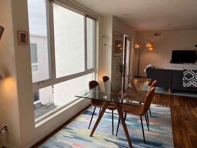 924 Hornblend St San Diego, CA 92109 photo 4