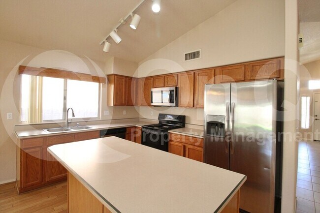 688 E Sheffield Ave Gilbert, AZ 85296 photo 3