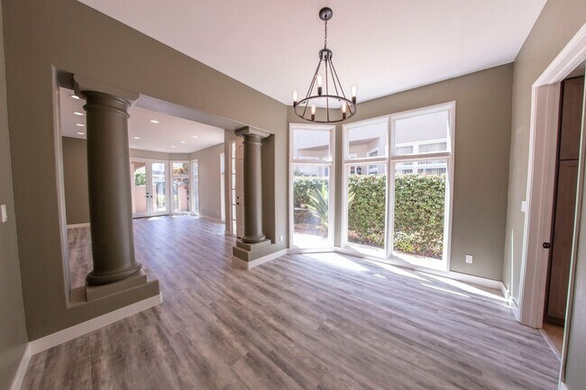 9756 Keeneland Row San Diego, CA 92037 photo 3