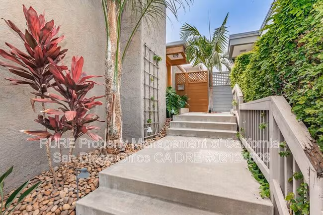 1854 Tustin St San Diego, CA 92106 photo 4